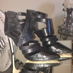 BCBG gorgeous black heels